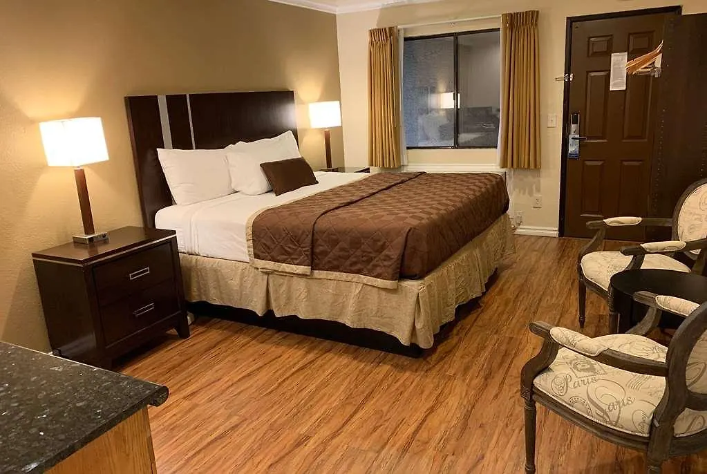 Days Inn Las Vegas Airport מלון